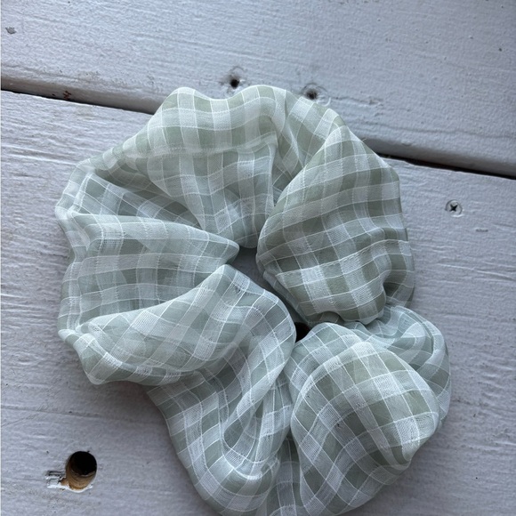 Asymmetrical Sleeve Blouse With Scrunchie - Picture 5 of 10